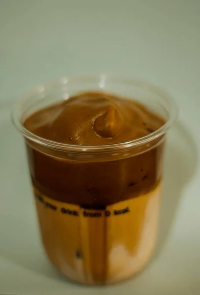 Ice Latte Kávé Egy Műanyag Bögrében Coffee Cream Egy Pohárban — Stock Fotó