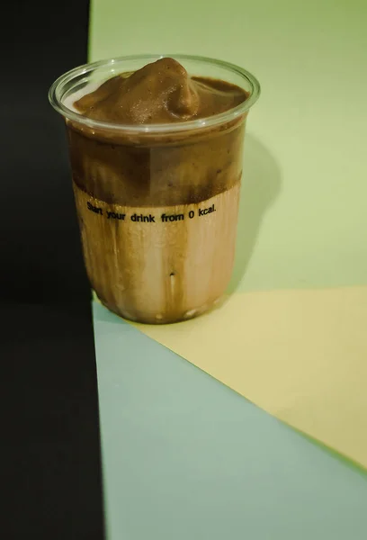 Eiskaffee Plastikbecher Kaffeesahne Glas — Stockfoto