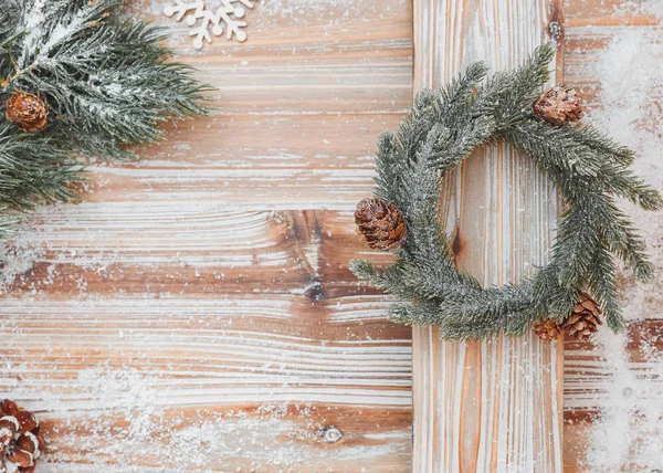 Cartão de Natal com ramos de abeto e grinalda — Fotografia de Stock