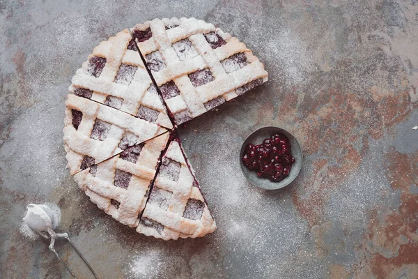 Delicious cranberry pie and  jellied fresh cranberries — Stock Photo, Image