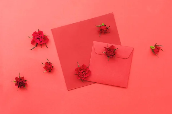 Květiny a obálky pozadí — Stock fotografie