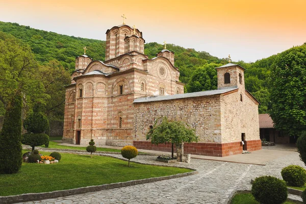 Monastero Ravanica e chiesa, costruita nel XIV secolo — Foto Stock