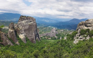 Meteora kaya oluşumları, Tırhala, Yunanistan, güzel sahne 