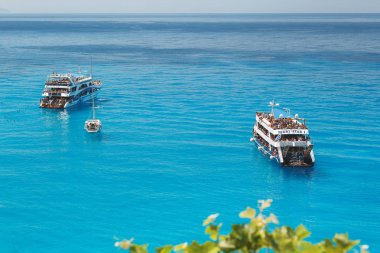 Porto Katsiki Beach Haziran 28,2017 iki turist cruise gemi