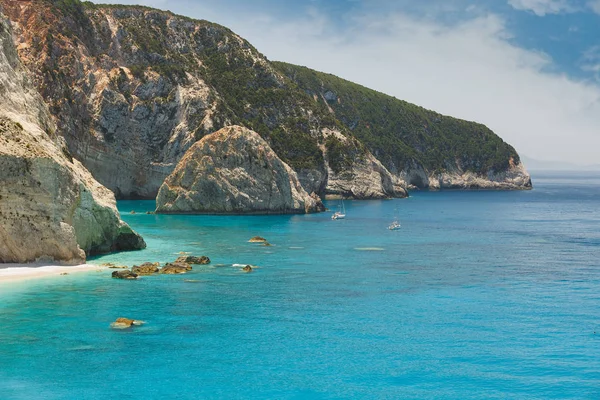 Świecie słynną plażę Porto Katsiki, wyspy Lefkada, Grecja — Zdjęcie stockowe