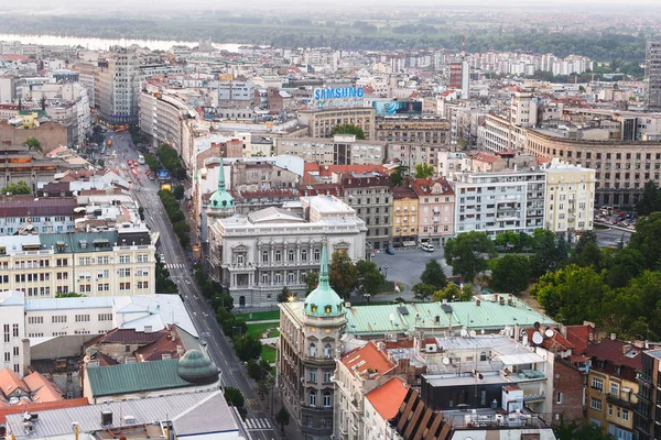 Belgradissa, Serbiassa 22. heinäkuuta 2017. Belgradin keskustassa, King Milan Street — kuvapankkivalokuva