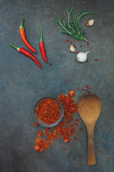 Fondo culinario con chiles y especias — Foto de Stock
