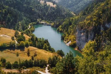 Tara'yı milli park, lake Zaovine, Sırbistan