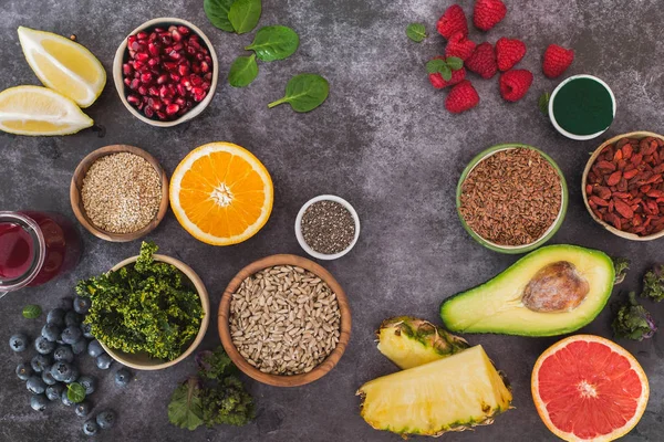 Superfoods Ett Arrangemang Superfoods Med Frön Baljväxter Frukter Och Grönsaker — Stockfoto