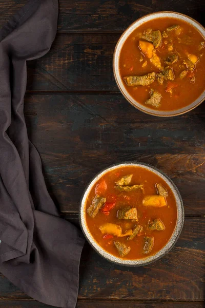 Ekşi kremalı sığır eti.