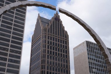  Detroit, Michigan/ABD-Nisan 7, 2018: Üst parçası Michigan emek mirası Anıtı, şehir Detroit, sonraki Rönesans Merkezi ve yerel heykeltraş David Barr ve Sergio De Giusti tarafından yapılmıştır.                              