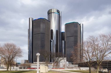 Detroit, Michigan/ABD-Nisan 7, 2018: Rönesans Merkezi, şehir detroit Jefferson Caddesi görüntülendi.