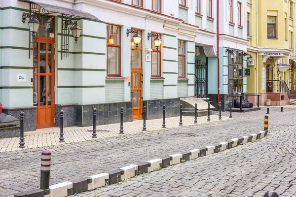 Kiev, Ukrayna - Ağustos 2019: Vozdvizhenskaya Caddesi