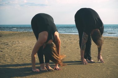 Pratik Yoga çeşitli teşkil etmektedir (asana kadın)