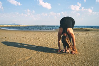 Pratik Yoga çeşitli teşkil etmektedir (asana kadın)
