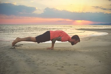 Pratik Yoga çeşitli teşkil etmektedir (asana kadın)