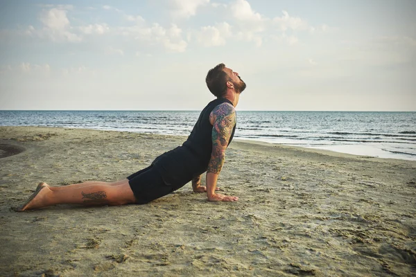 Mujer practicando yoga en varias poses (asana ) — Foto de Stock