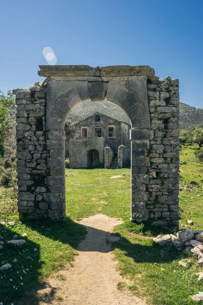 Altes Perithia, Korfus ältestes Dorf, Griechenland — Stockfoto