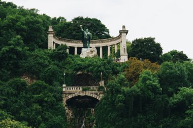 Bishop Gellert Gellert Hill Anıtı