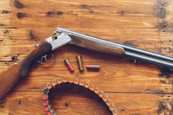Av Ekipmanları. Av tüfeği ve avcılık kartuşları ahşap sekmesinde