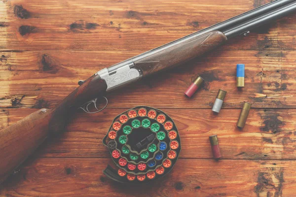 Av Ekipmanları. Av tüfeği ve avcılık kartuşları ahşap sekmesinde