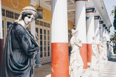 sütun Muses achillion palace, corfu, Yunanistan