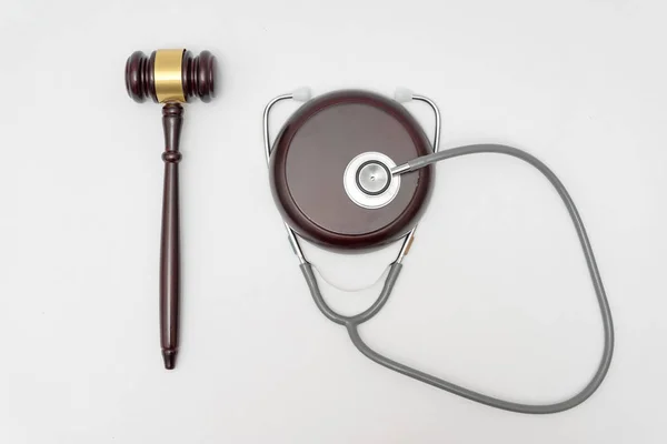 Estetoscopio Con Mazo Juez Concepto Salud Medicina Mala Praxis Sistema Imagen de archivo