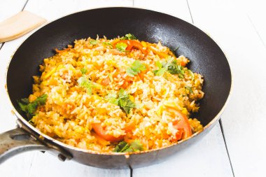 ev yapımı kızarmış pilav 