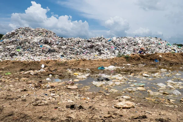 Endlos Großer Müllhaufen Auf Deponie — Stockfoto