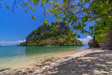 Tropikal plaj Andaman Denizi, Krabi, Tayland