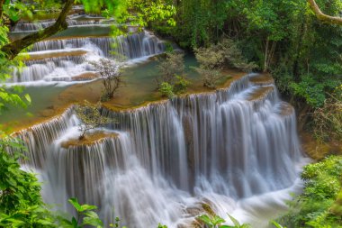 Huay Mae Kamin şelale Kanchanaburi il içinde. Tayland