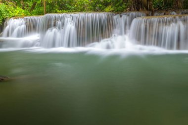  Huay Mae Kamin Waterfall Khuean Srinagarindra Milli Parkı'nda, Kanchanaburi il. Tayland