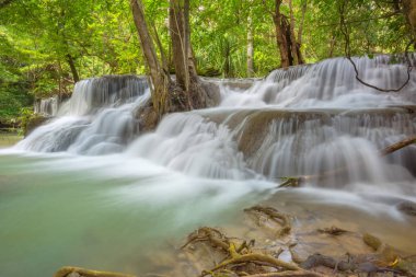 Huay Mae Kamin şelale Kanchanaburi il içinde. Tayland
