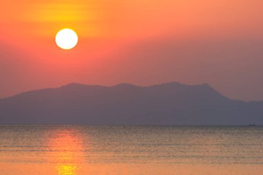Pak Meng Beach, Güney Tayland Trang ilinde güzel gün batımı