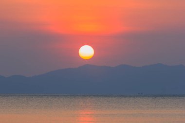 Pak Meng Beach, Güney Tayland Trang ilinde güzel gün batımı