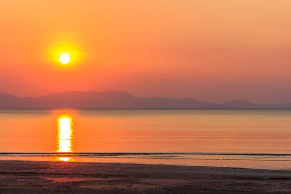 Belo Pôr Sol Pak Meng Beach Província Trang Sul Tailândia — Fotografia de Stock