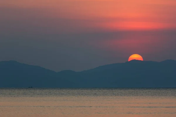 Belo Pôr Sol Pak Meng Beach Província Trang Sul Tailândia — Fotografia de Stock