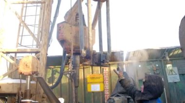 Vites döşeme matkabı boru asansörü