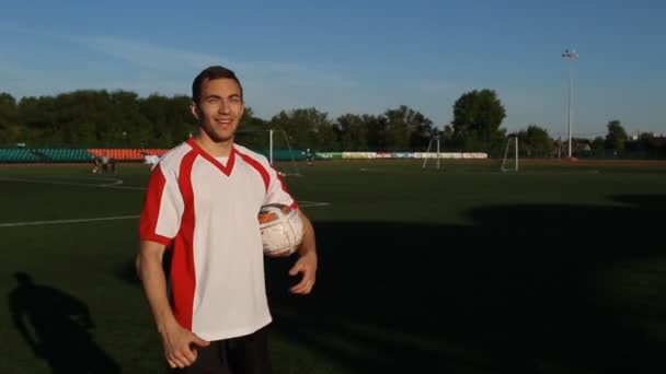 Futbolcu başparmak, bir gibi gösterilen veriyor — Stok video