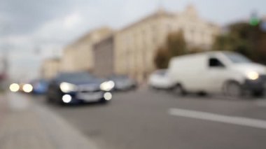 Şehirdeki trafik sıkışıklığı, şehir trafiği. Arkaplan, kopyala boşluk, ayrıl