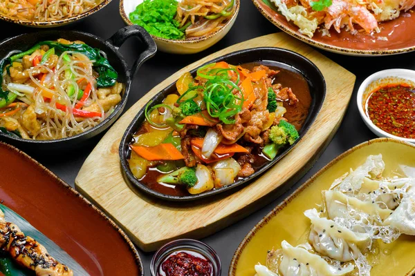 Koreanska kött på en trä skärbräda — Stockfoto