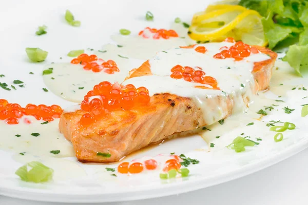 Fried fish with Red caviar — Stock Photo, Image