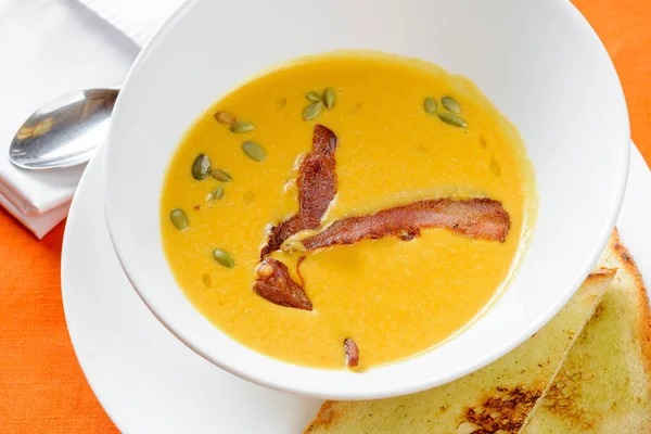 pastırma ile balkabağı çorbası