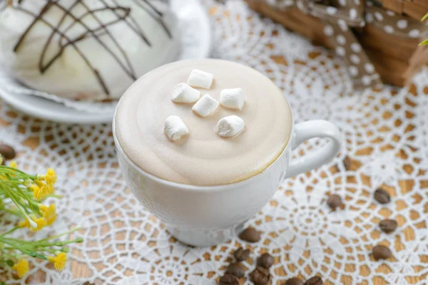 Marshmallow ile Glace kahve — Stok fotoğraf