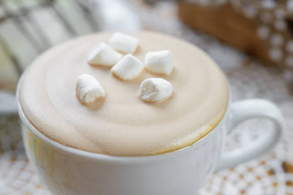 Marshmallow ile Glace kahve — Stok fotoğraf