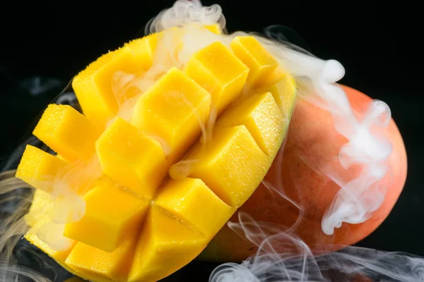 Ice cold mango — Stock Photo, Image