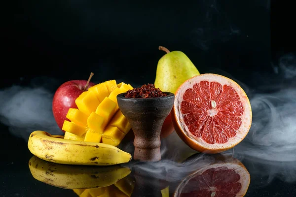 Exotisk tobak med flera frukter — Stockfoto