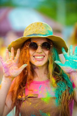 holi Festivali kız