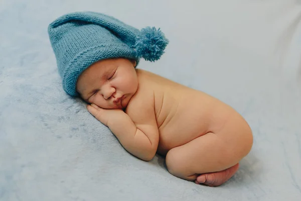 Newborn Boy Lies Naked His Stomach Blue Blanket Head Blue — Stock Photo, Image