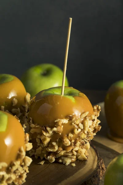 Домашні органічні цукерки Таффі яблука — стокове фото